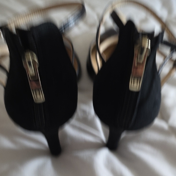 Liz Claiborne Elegant Black Heels with Straps Size 11 - Picture 3 of 10